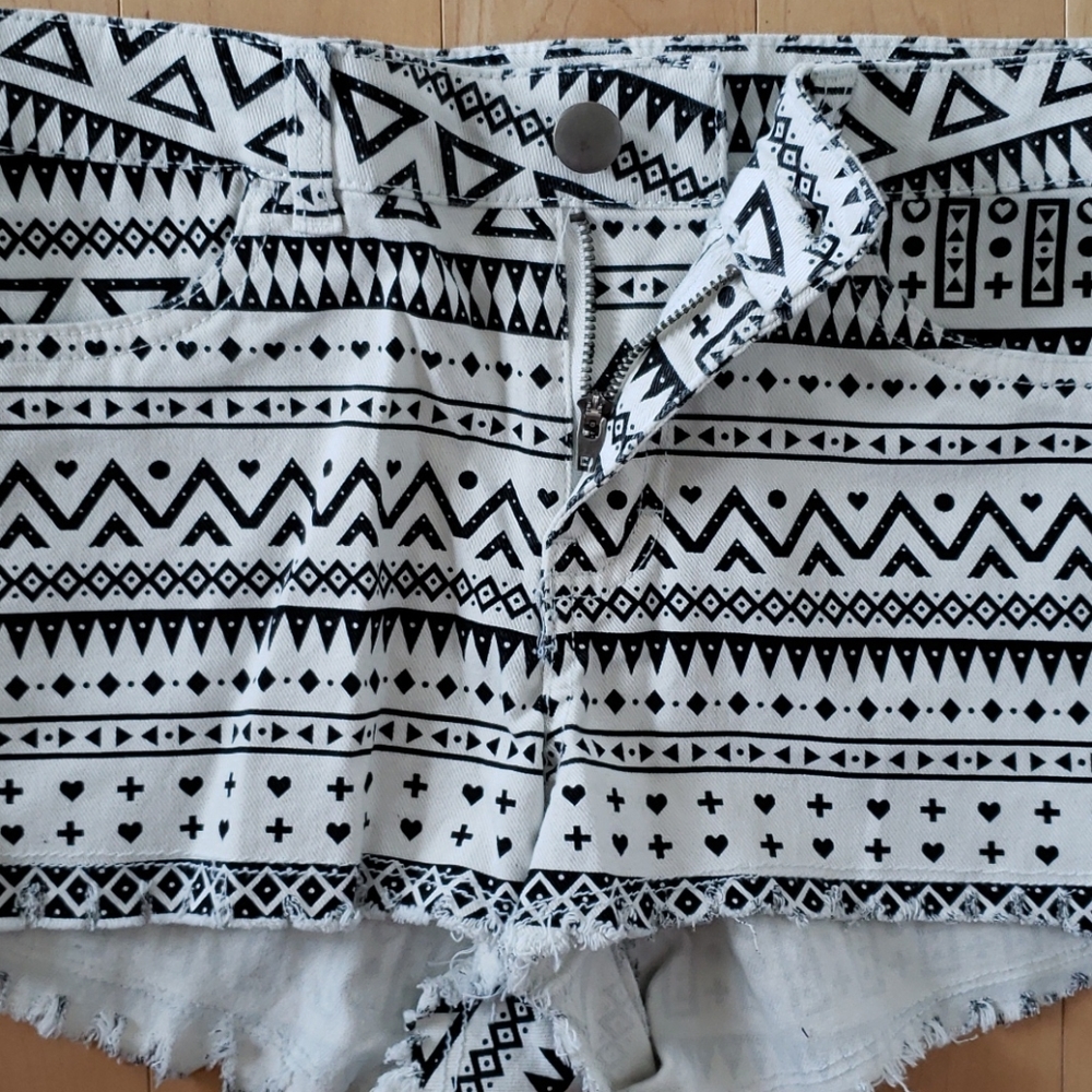 H&M SHORTS - Picture 4 of 6